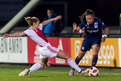 (L-R) Soraya Verhoeve of Ajax women, Selma Bacha of Olympique Lyonnais during the UEFA Women s Champions League round of 16 first leg match between Ajax Amsterdam and Olympique Lyonnais at Sportpark De Toekomst on October 17, 2018 in Amsterdam, The Netherlands UEFA Women s Champions League 2018 2019 xVIxVIxImagesx xGerritxvanxKeulenxIVx 12480252