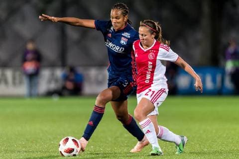 (L-R) Wendie Renard of Olympique Lyonnais, Vanity Lewerissa of Ajax women during the UEFA Women s Champions League round of 16 first leg match between Ajax Amsterdam and Olympique Lyonnais at Sportpark De Toekomst on October 17, 2018 in Amsterdam, The Netherlands UEFA Women s Champions League 2018 2019 xVIxVIxImagesx xGerritxvanxKeulenxIVx 12480261