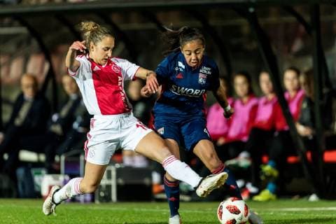(L-R) Soraya Verhoeve of Ajax women, Selma Bacha of Olympique Lyonnais during the UEFA Women s Champions League round of 16 first leg match between Ajax Amsterdam and Olympique Lyonnais at Sportpark De Toekomst on October 17, 2018 in Amsterdam, The Netherlands UEFA Women s Champions League 2018 2019 xVIxVIxImagesx xGerritxvanxKeulenxIVx 12480302