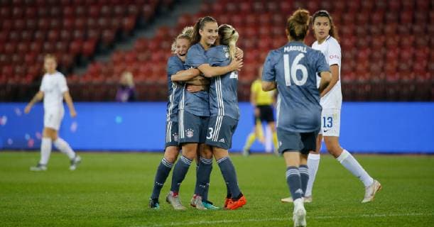 17 10 2018 Letzigrund Stadium Zurich SWITZERLAND Season 2018 2019 Women UEFA Womens Champions League First leg FC Zürich Women FC Bayern Munich Torjubel Dominika Skorvankova Sara Däbritz and Mandy Islacker Bayern at 0 1