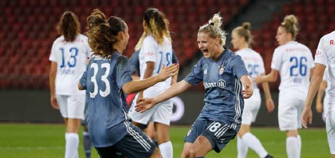 17 10 2018 Letzigrund Stadium Zürich SWITZERLAND Season 2018 2019 Women UEFA Womens Champions League First leg FC Zürich Women FC Bayern Munich Torjubel Sara Däbritz Dominika Skorvankova Bayern 0 2