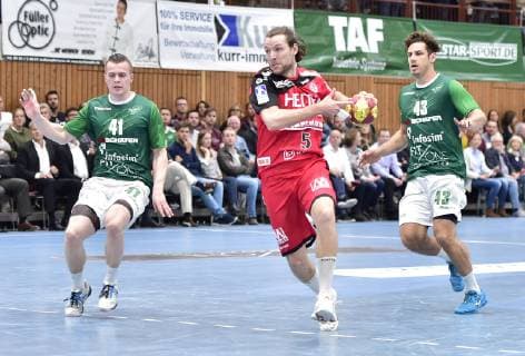 17 10 2018 Handball DHB Pokal Eighth finals season 2018 2019 DJK Rimpar Wolves HC Erlangen HCE OGo Fin Backs 41 DJK Rimpar Wolves Johannes Sellin 5 HC Erlangen HCE Benedikt Brielmeier 43 DJK Rimpar Wolves