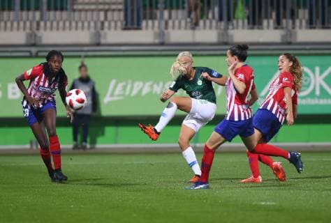 VfL vs Atlético Madrid CL Wolfsburg Germany 17 10 2018 FOOTBALL VfL Wolfsburg vs Atlético Madrid Champions League Eighth finals season 2015 2016 Volkswagen Arena Image shows Pernille Harder VfL Wolfsburg shoots goal to 4 0 Wolfsburg