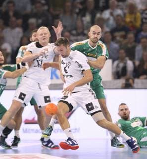 Photo on the ball Harald Reinkind against Franz Semper Leipzig Handball 1 Bundesliga Cup match on Wed 17 10 2018 THW Kiel DHfK Leipzig