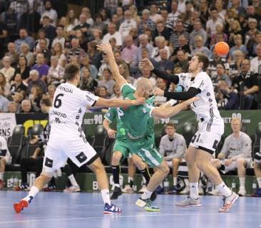 Photo Maximilian Janke Leipzig vs. Hendrik Pekeler Handball 1 Bundesliga Cup match on Wed 17 10 2018 THW Kiel DHfK Leipzig