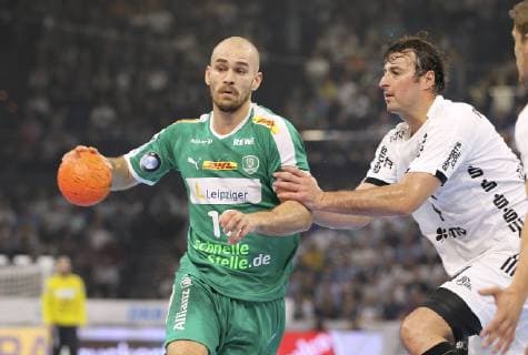 Photo Maximilian Janke Leipzig vs Duvnjak right Handball 1 Bundesliga Cup match on Wed 17 10 2018 THW Kiel DHfK Leipzig