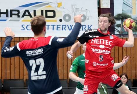 Germany Wuerzburg s Oliver Arena 17 10 2018 Handball DHB Pokal DJK Rimpar Woelfe HC Erlangen Picture v l Goalkeeper Max Brustmann DJK Rimpar Wölfe 22 Johannes Sellin HC Erlangen 5 and Fin Backs DJK Rimpar Wölfe 41 Copyright: HMBxMedia xHeikoxBecker