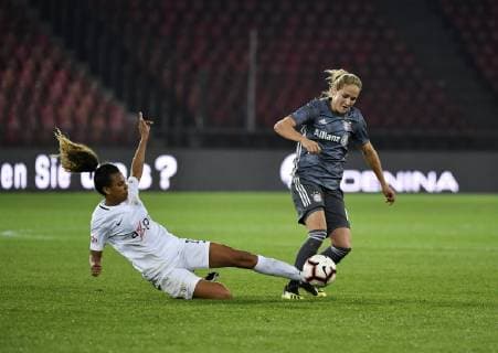 17 10 2018 Zuerich Letzigrund Football Women Champions League FC Zurich FC Bayern Munich Women In the picture Fridolina Rolfoe Bayern against 18 Coumba Sow li FC Zuerich action duel