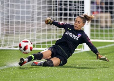 VfL vs Atlético Madrid CL Wolfsburg Germany 17 10 2018 FOOTBALL VfL Wolfsburg vs Atletico Madrid Champions League Eighth finals season 2015 2016 Volkswagen Arena Image shows goalkeeper Dolores Gallardo Atletico Madrid Wolfsburg