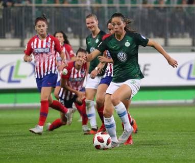 VfL vs Atlético Madrid CL Wolfsburg Germany 17 10 2018 FOOTBALL VfL Wolfsburg vs Atlético Madrid Champions League Eighth finals season 2015 2016 Volkswagen Arena Picture shows Sara Björk Gunnarsdottir VfL Wolfsburg Wolfsburg