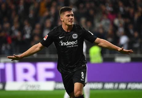 19 10 2018 xjhx Football 1 Bundesliga Eintracht Frankfurt Fortuna Duesseldorf emspor v Luka Jovic Eintracht Frankfurt celebrate the goal The goal celebrations for the 7 1 DFL DFB REGULATIONS PROHIBIT ANY USE OF PHOTOGRAPHS as IMAGE SEQUENCES and or QUASI VIDEO Frankfurt am Main