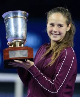 Sport Bilder des Tages MOSCOW, RUSSIA - OCTOBER 20, 2018: Daria Kasatkina of Russia holds her trophy during an awards ceremony as she wins her women s singles final match against Jabeur Ons of Tunisia at the 2018 VTB Kremlin Cup International Tennis Tournament. Mikhail Japaridze TASS  TS0948EE