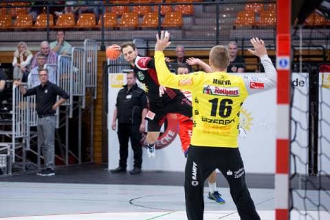 Luebbecke Germany 20 10 2018 2 HBL 2018 2019 TuS N Luebbecke vs HBW Balingen Weilstetten L R Jens Bechtloff Luebbecke Goalkeeper Tomas Mrkva Balingen Weilstetten Luebbecke North Rhine Westphalia Germany Merkur Arena