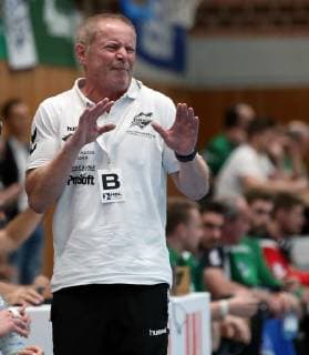 v left Uwe Jungandreas Dessau Rosslauer HV 06 disappointed looking disappointment disappointed DKB 2 Handball Bundesliga DJK Rimpar Wolves Dessau Rosslauer HV 06 xfsx