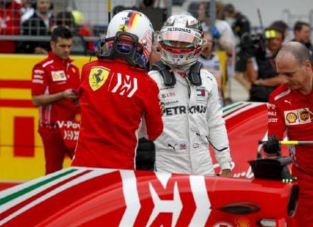 Motorsports: FIA Formula One World Championship WM Weltmeisterschaft 2018; Grand Prix; United States, FORMULA 1 PIRELLI 2018 UNITED STATES GRAND PRIX , Circuit of The Americas , 5 Sebastian Vettel (GER, Scuderia Ferrari) 44 Lewis Hamilton (GBR, Mercedes AMG Petronas F1 Team), Austin United States