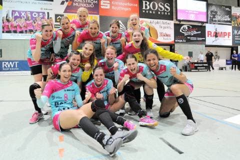 pure joy at the TusSies after reaching the 3 round TusSies Metzingen Handball HBF EHF League game 20 10 2018 Photo TBaur Eibner TusSies Metzingen vs Astrakhanochka Metzingen Copyright: xEIBNER TobiasxBaurx EP_TBR