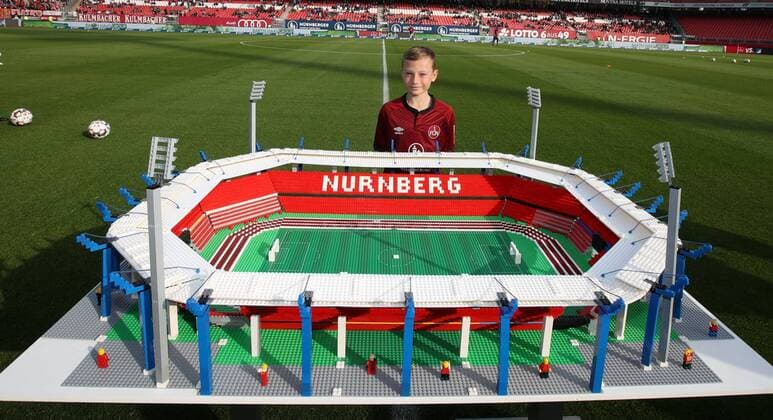 20 10 2018 Football Season 2018 2019 1 Football Bundesliga 08 Gameday 1 FC Nürnberg Nuernberg FCN Club TSG 1899 Hoffenheim DaMa DFL regulations Joe Bryant presents the Max Morlock stadium built with Lego Stones Lego