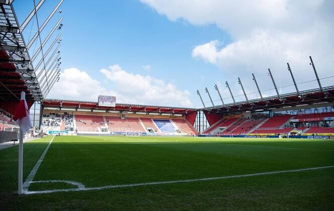 21 10 2018 xfux Football 2 Bundesliga SSV Jahn Regensburg SV Darmstadt 98 emonline emspor vl View Overview Continental Arena Indoor Stadium Arena Rasen Rasen Field Field DFL DFB REGULATIONS PROHIBIT ANY USE OF PHOTOGRAPH as IMAGE SEQUENCES and or QUASI VIDEO Regensburg