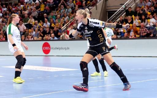 BAU 21 10 2018 Ludwigsburg Handball SG BBM Bietigheim vs FTC Rail Cargo Hungaria Luisa Schulze BBM cheers and clenches his fists