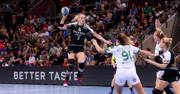 BAU 21 10 2018 Ludwigsburg Handball SG BBM Bietigheim vs FTC Rail Cargo Hungaria Maura Visser BBM in front