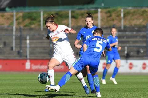 Caroline Schraa FC Cologne 7 Lea Krüger VfL Wolfsburg II 5 Duel duel tackle tackling Dynamics Action Action Soccer 2 Women Bundesliga 1 FC Köln VfL Wolfsburg II DFB REGULATIONS PROHIBIT ANY USE OF PHOTOGRAPH AS IMAGE SEQUENCES AND OR QUASI VIDEO xmhx