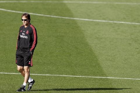 Sport Bilder des Tages Real Madrid s head coach supervises his players during a training session at the team s Valdebebas Sports City in Madrid, Spain, 22 October 2018. Real Madrid will face Viktoria Plzen in their UEFA Champions League soccer match on 23 October 2018. Training session of Real Madrid !ACHTUNG: NUR REDAKTIONELLE NUTZUNG!  Copyright: xJAVIERxLIZÓNx GRAF2001 20181022-636758087863538232