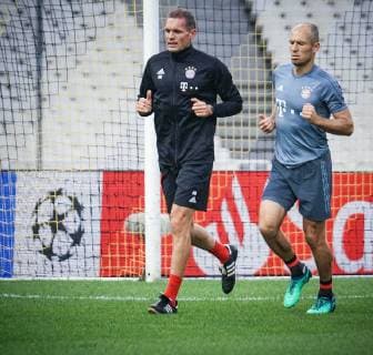Fitness boss Dr Holger Broich FC Bayern Muenchen in single training with Robert Lewandowski 9 Bayern Munich training AEK Athens vs Bayern Munich football Preliminary round Champions League 22 10 2018 Athens Athens Greece Copyright: xkolbert-press GiannisxAlexopoulosx