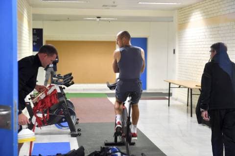 Bayern Munchen, official traininga Bayern Munchen s Arjen Robben, warms up in the locker room before the oficial training of Bayern Munchen one day before the game for UEFA Champions League against AEK Athens, on Olimpic Stadium, Athens, Greece, 22 October 2018 Copyright: xAlexxNicodimx