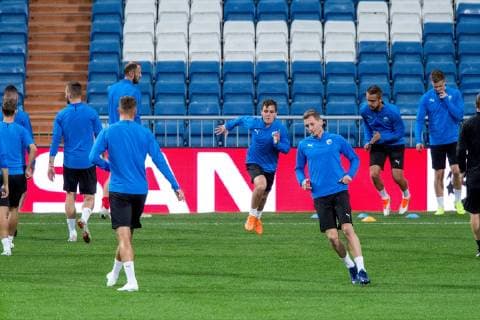 Fußball, CL, Viktoria Pilsen Training Viktoria Plzen s players attend a training session of the team in Madrid, Spain, 22 October 2018, on the eve of the UEFA Champions League group G soccer match between Real Madrid and Viktoria Plzen at Santiago Bernabeu Stadium. Viktoria Plzen s training session in Madrid !ACHTUNG: NUR REDAKTIONELLE NUTZUNG!  Copyright: xRodrigoxJimenezx GRAF2454 20181022-636758357874698330