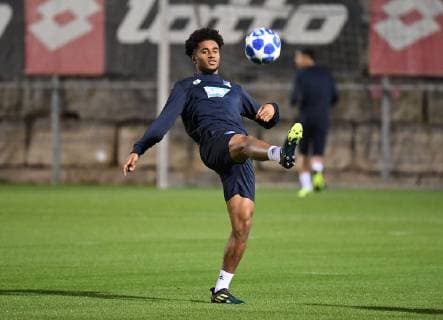 22 10 2018 xmeix Football UEFA Champions League Press Conference Final training TSG 1899 Hoffenheim Olympique Lyon emspor v 1 Reiss Nelson TSG 1899 Hoffheim DFL DFB REGULATIONS PROHIBIT ANY USE OF PHOTOGRAPHS as IMAGE SEQUENCES and or QUASI VIDEO Sinsheim prio:1