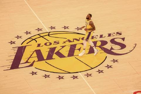 October 22, 2018 Los Angeles, CA..Los Angeles Lakers forward LeBron James 23 during the second half of the San Antonio Spurs vs Los Angeles Lakers at Staples Center on October 22, 2018. ( Jevone Moore) NBA Basketball Herren USA 2018: SAN ANTONIO SPURS VS LOS ANGELES LAKERS OCT 22 - ZUMAc04_ 20181022_zaf_c04_133 Copyright: xJevonexMoorex xCalxSportxMediax