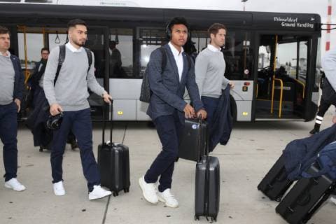 23 10 2018 Football Season 2018 2019 Champions League Departure of FC Schalke 04 to Istanbul v Suat Serdar FC Schalke 04 Weston McKennie FC Schalke 04 Dusseldorf NRW Germany