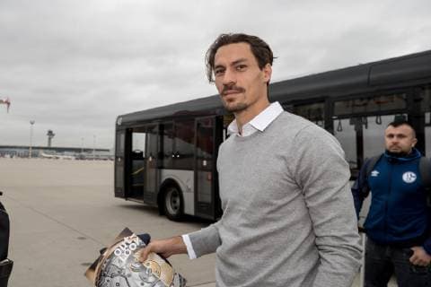 23 10 2018 Soccer Season 2018 2019 Champions League Departure of FC Schalke 04 to Istanbul Benjamin STAMBOULI FC Schalke 04 Dusseldorf NRW Germany