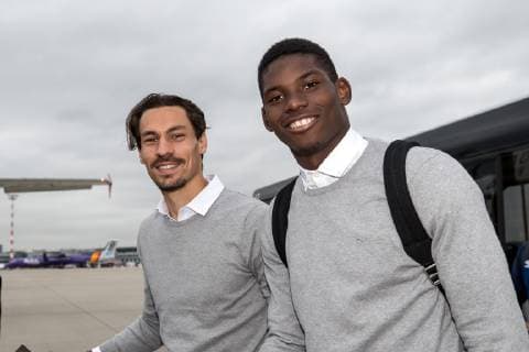 23 10 2018 Soccer Season 2018 2019 Champions League Departure of FC Schalke 04 to Istanbul v l Benjamin STAMBOULI FC Schalke 04 Breel EMBOLO FC Schalke 04 Dusseldorf NRW Germany