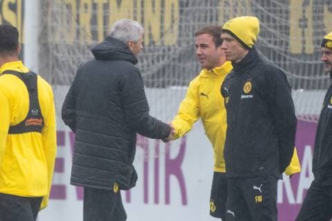 23 10 2018 xkvx Football UEFA Champions League Borussia Dortmund Training emspor v l Coach Lucien Favre BVB Borussia Dortmund Mario Goetze Borussia Dortmund DFL DFB REGULATIONS PROHIBIT ANY USE OF PHOTOGRAPH as IMAGE SEQUENCES and or QUASI VIDEO Dortmund