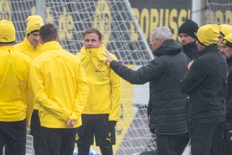 23 10 2018 xkvx Football UEFA Champions League Borussia Dortmund Training emspor v l Team Mario Goetze BVB Borussia Dortmund Coach Lucien Favre BVB Borussia Dortmund DFL DFB REGULATIONS PROHIBIT ANY USE OF PHOTOGRAPH as IMAGE SEQUENCES and or QUASI VIDEO Dortmund