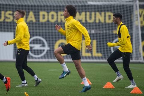 23 10 2018 xkvx Football UEFA Champions League Borussia Dortmund Training emporer Axel Witsel Borussia Dortmund DFL DFB REGULATIONS PROHIBIT ANY USE OF PHOTOGRAPH as IMAGE SEQUENCES and or QUASI VIDEO Dortmund