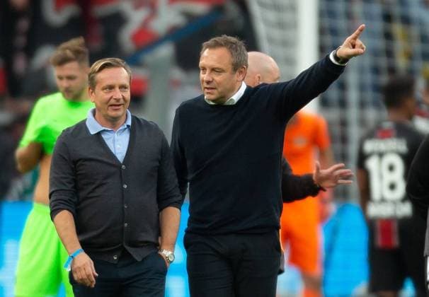 Leverkusen Germany 20 10 2018 1 Bundesliga 8 Matchday Bayer 04 Leverkusen Hannover 96 Horst Heldt Head Coach Andre Breitenreiter H96 gestures Gesture DeFodi512