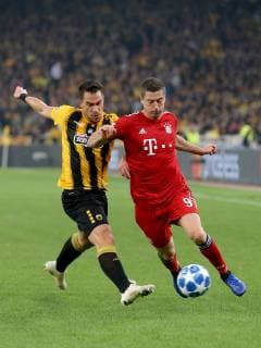 Vaasilis Lampropoulos AEK Athens FC 5 Robert Lewandowski Bayern Muenchen 9 AEK Athens vs Bayern Munich Muenchen Champions League Group Stage 23 10 2018 AEK Athens vs Bayern Munich Muenchen Champions League Group Stage 23 10 2018 Athens Copyright: xLanger Eibner-Pressefotox EP_HLR