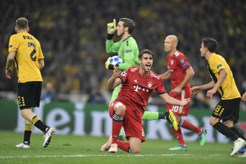 AEK Athens v Bayern Munchen Javi Martinez of Bayern Munchen in action during the UEFA Champions League Group E football match between AEK Athens v Bayern Munchen at OAKA Stadium in Athens, Greece on October 23, 2018 Copyright: xAlexxNicodimx