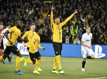 23 10 2018 Bern Switzerland Soccer Mens UEFA Champions League BSC Young Boys Valencia CF Pictured goal celebrations YB Guillaume Hoarau gestures action