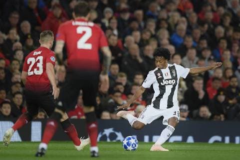 Photo LaPresse - Fabio Ferrari October 23, 2018 Manchester, United Kingdom soccer Manchester United ManU vs Juventus Fc - Uefa Champions League 2018 2019 - "Old Trafford" Stadium - Group H. In the pic:Juan Cuadrado(Juventus F.C.);  Copyright: xFabioxFerrari LaPressex