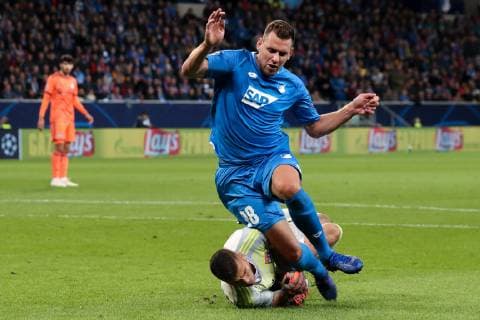 v left Anthony Lopes Goalkeeper Lyon 1 Adam Szalai Hoffenheim 28 Duel duel tackle tackling Dynamics Action Action Soccer UEFA Champions League TSG 1899 Hoffenheim Olympique Lyon xozx