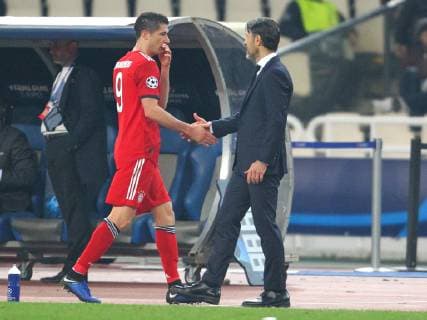 AEK Athens v Bayern Munich UEFA Champions League Robert Lewandowski and Nico Kovac of Bayern Munich shake hands during the UEFA Champions League match at Olympic Stadium, Athens Content Not Available For UK Newspapers Copyright: xYannisxHalasx FIL-12443-0054
