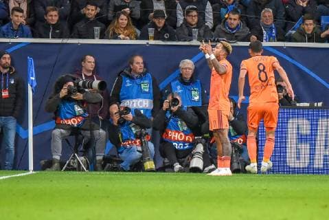 Gojubel goalie Memphis Depay Olympique Lyon Cheers Joy at Houssem Aouar Olympique Lyon Germany Sinsheim 23 10 2018 Sport Soccer UEFA Champions League Matchday 3 TSG 1899 Hoffenheim vs Olympique Lyon Rhein Neckar Arena DFL DFB REGULATIONS PROHIBIT ANY USE OF PHOTOGRAPH AS IMAGE SEQUENCES AND OR QUASI VIDEO