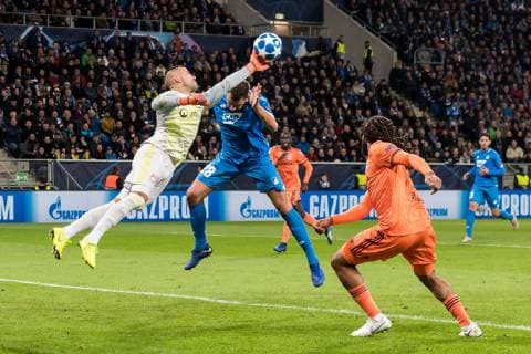 (L-R) goalkeeper Anthony Lopes of Olympique Lyonnais, Adam Szalai of TSG 1899 Hoffenheim, Jason Denayer of Olympique Lyonnais during the UEFA Champions League group E match between TSG 1899 Hoffenheim and Olympique Lyonnais at Rhein-Neckar-Arena on October 23, 2018 in Sinsheim, Germany UEFA Champions League 2018 2019 xVIxVIxImagesx xGerritxvanxKeulenxIVx 12542334