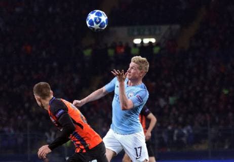 Fußball, CL, Schachtar Donezk - Manchester City Midfielder Kevin De Bruyne (R) of Manchester City FC is pictured during the UEFA Champions League Group F Matchday 3 game against FC Shakhtar Donetsk at the Metalist Stadium Regional Sports Complex, Kharkiv, northeastern Ukraine, October 23, 2018. Ukrinform. UCL: Shakhtar 0-3 Manchester City in Kharkiv  Copyright: xDanilxShamkinx
