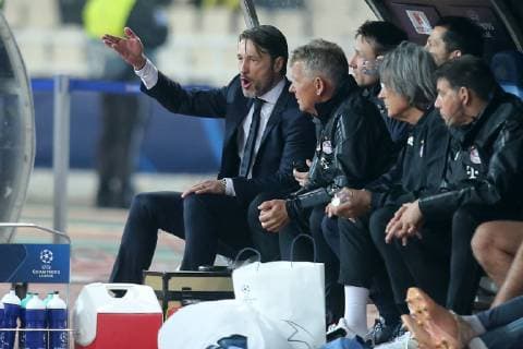 Coach Niko Kovac FC Bayern Muenchen discusses on the bench AEK Athens vs Bayern Munich Muenchen Champions League Group Stage 23 10 2018 AEK Athens vs Bayern Munich Muenchen Champions League Group Stage 23 10 2018 Athens Copyright: xEIBNER HarryxLangerx EP_HLR