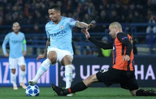 October 23, 2018 - Kharkow, Ukraine - Manchester City s Gabriel Jesus, left, and Shakhtar s Yaroslav Rakitskiy, right, in the fight for the ball during of the Champions League group stage match between Shakhtar Donetsk and Manchester City at Metalist Stadium in Kharkov. Ukraine, Tuesday, October 23, 2018 FC Shakhtar Donetsk v Manchester City - UEFA Champions League Group F  - ZUMAn230 20181023_zaa_n230_775 Copyright: xDanilxShamkinx