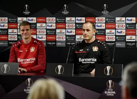 28 10 2018 Zuerich Stadium Letzigrund Pre-match media conference FC Zuerich Bayer Leverkusen UEFA Europa League In the picture Lars Bender Heiko Herrlich Coach Bayer Leverkusen